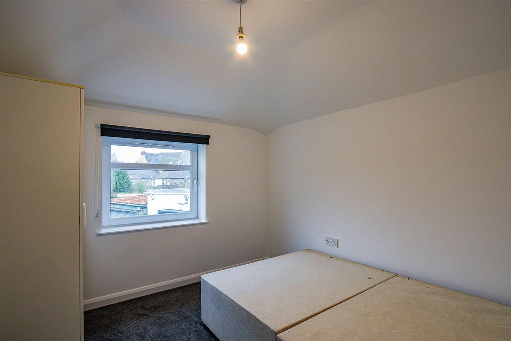 Property photo 3 of 5 Img-3.Jpg