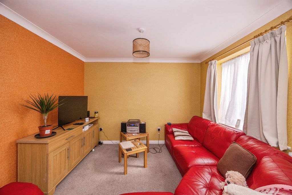 Property photo 3 of 16