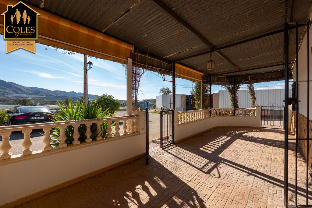 Property photo 2 of 28