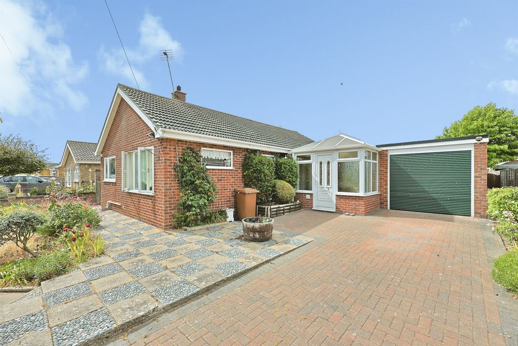 Property photo 1 of 18