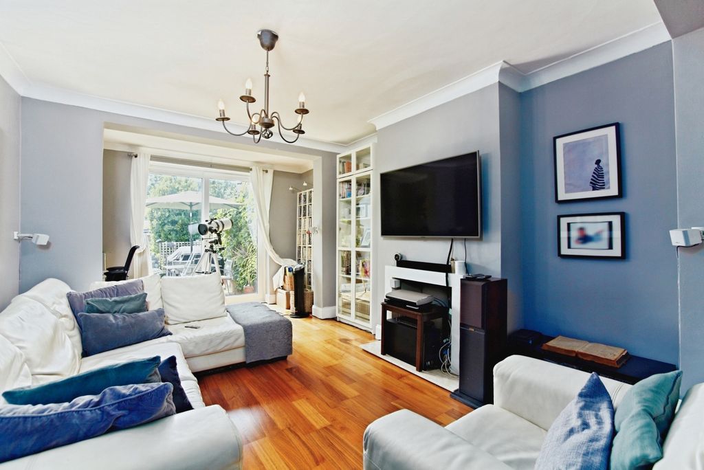 Property photo 2 of 20 Pbox-Img.Jpg