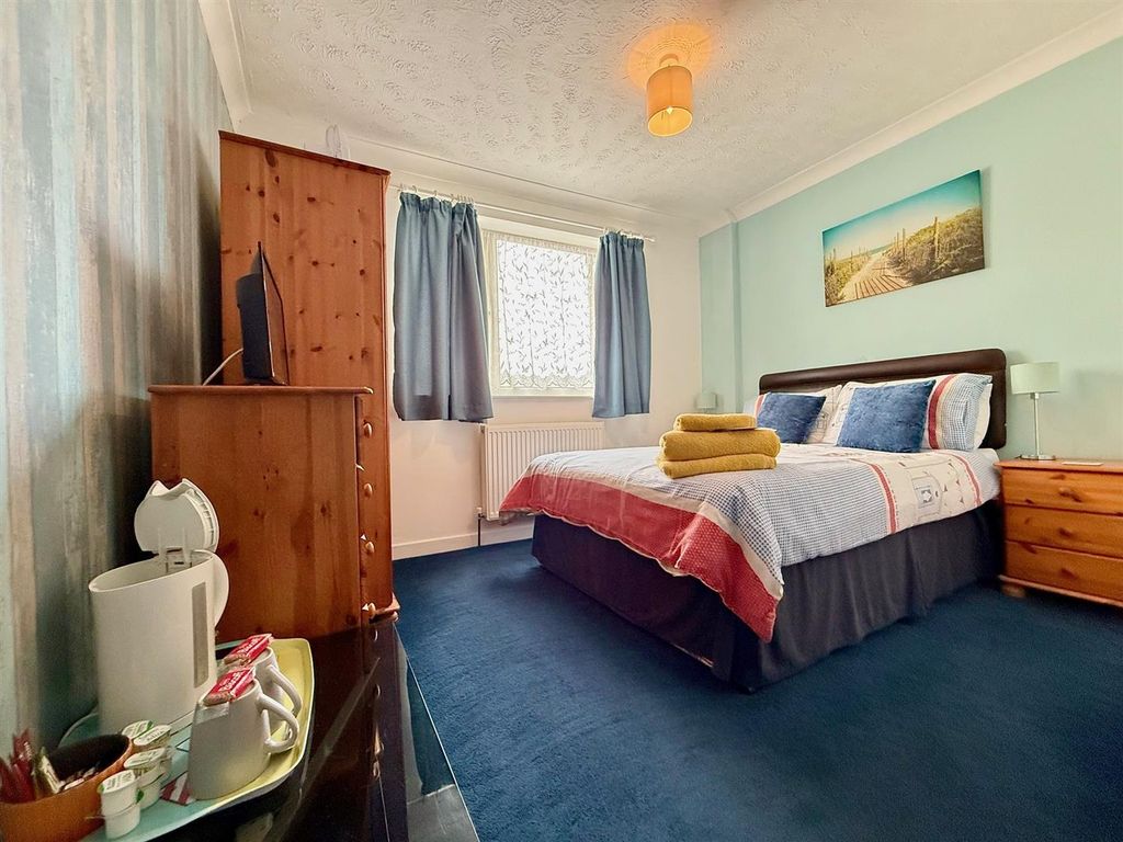 Property photo 3 of 40 Bedroom 1