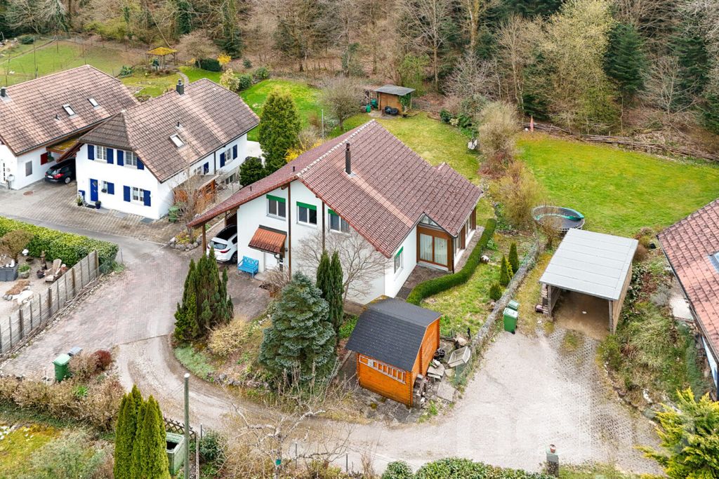 Property photo 3 of 12