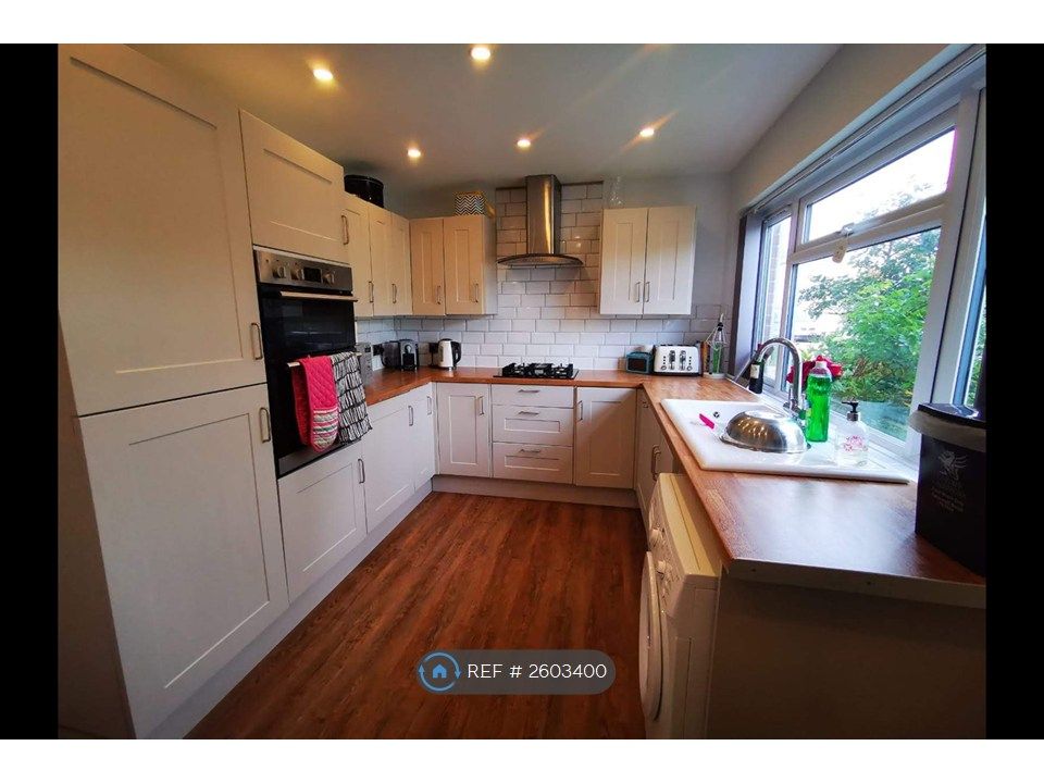 Property photo 1 of 12 Kitchen