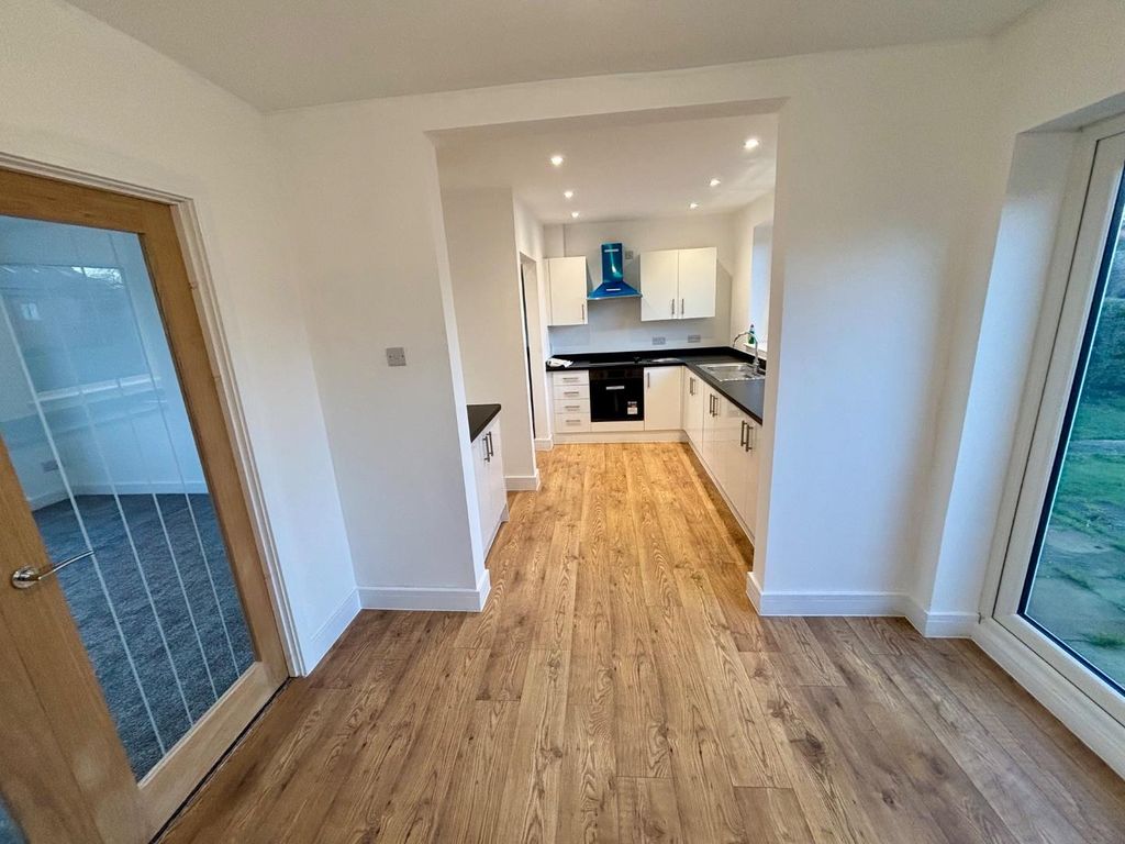 Property photo 3 of 12 Tempimagepyrdfz.Jpg