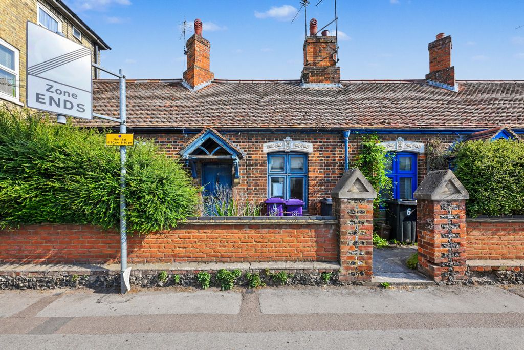 Property photo 1 of 14 4 The Alms Houses, Queens Road, Royston Sg8 7Ap