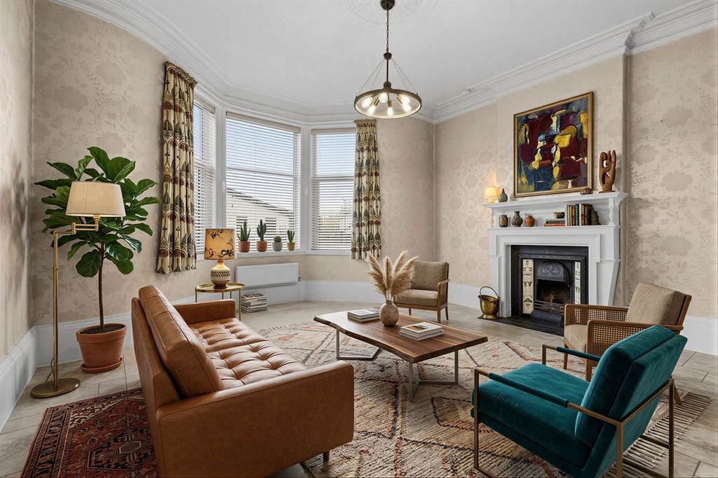 Property photo 2 of 21