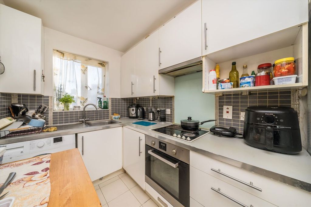 Property photo 3 of 7