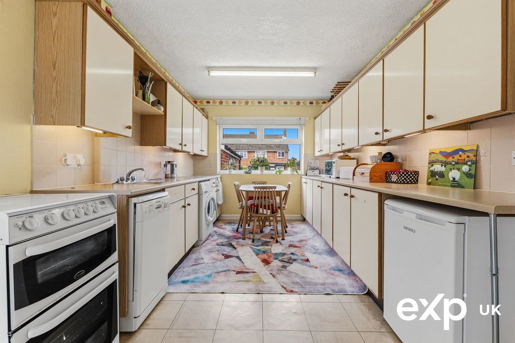 Property photo 2 of 21