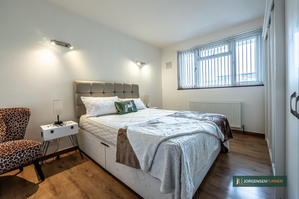 Property photo 2 of 8 4.Jpg