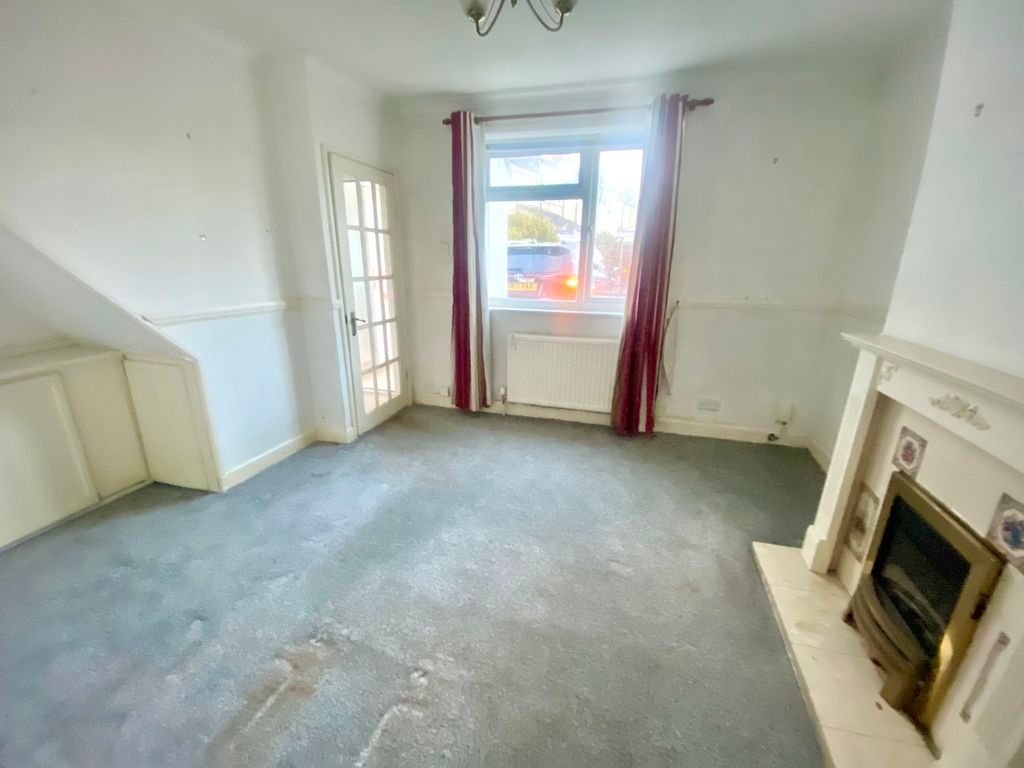 Property photo 2 of 11 Lounge