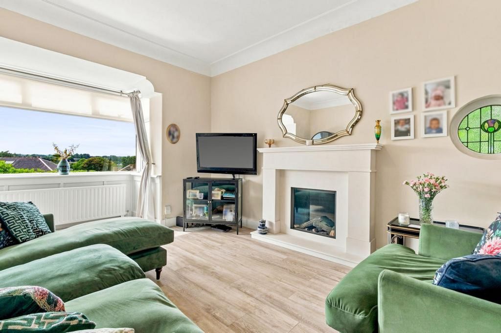 Property photo 2 of 34