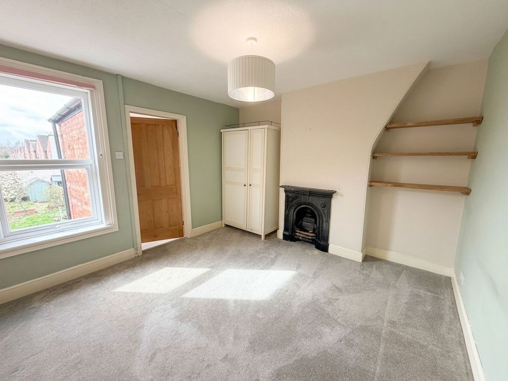 Property photo 3 of 10 Dining Room