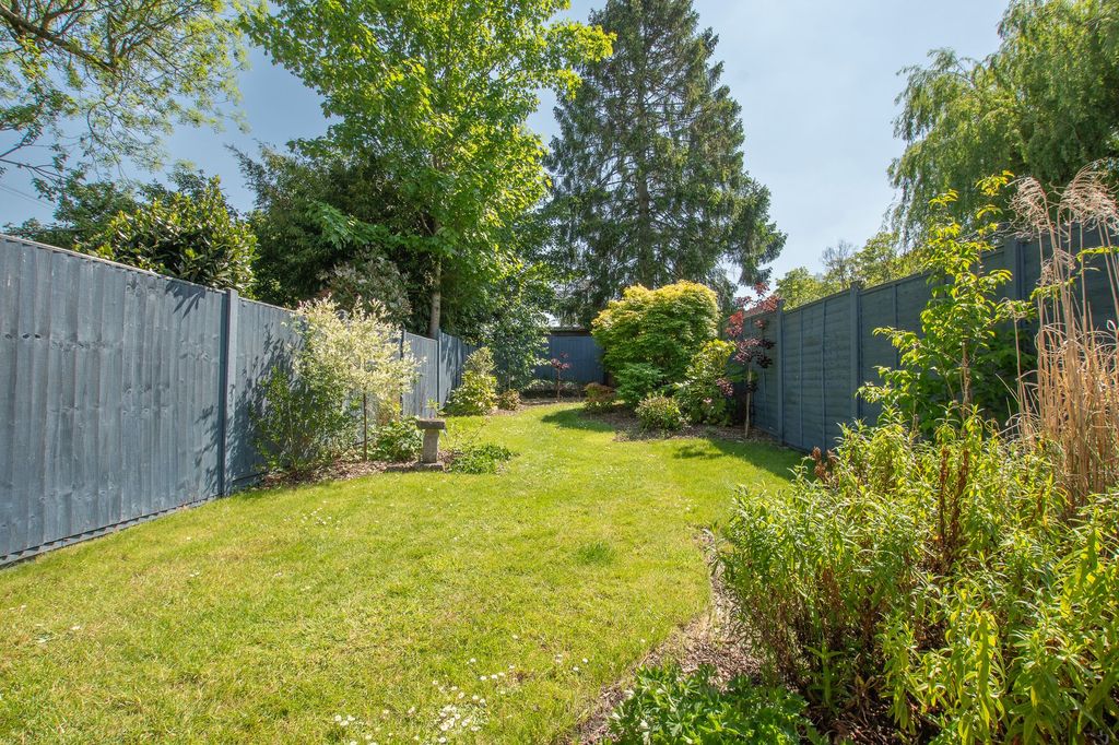 Property photo 3 of 18 Garden