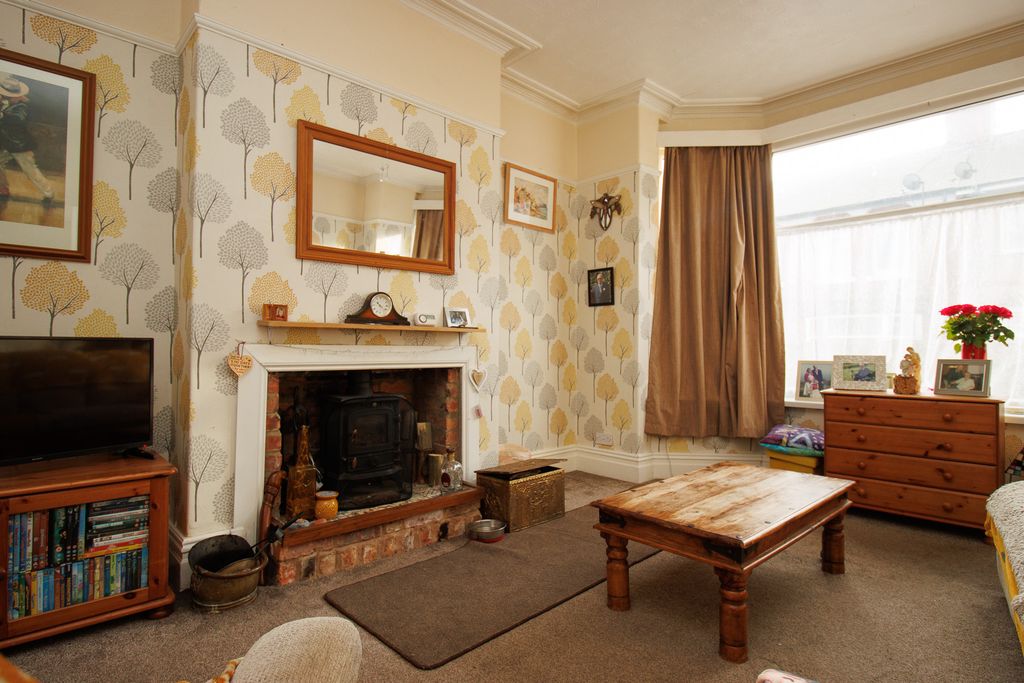 Property photo 3 of 17