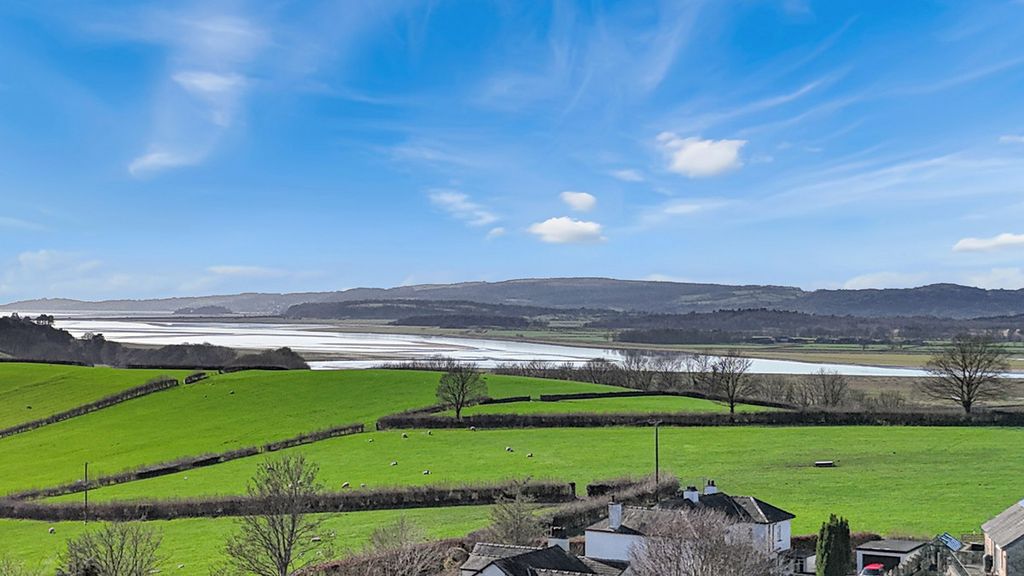 Property photo 2 of 37