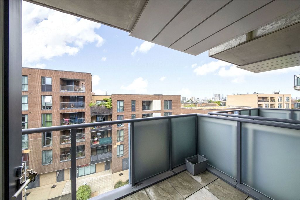 Property photo 2 of 8 Picture No. 46