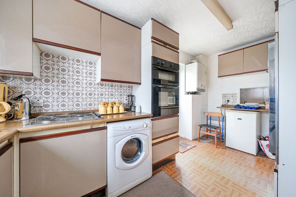 Property photo 3 of 18