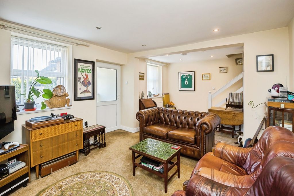 Property photo 2 of 20 Living/Dining Room