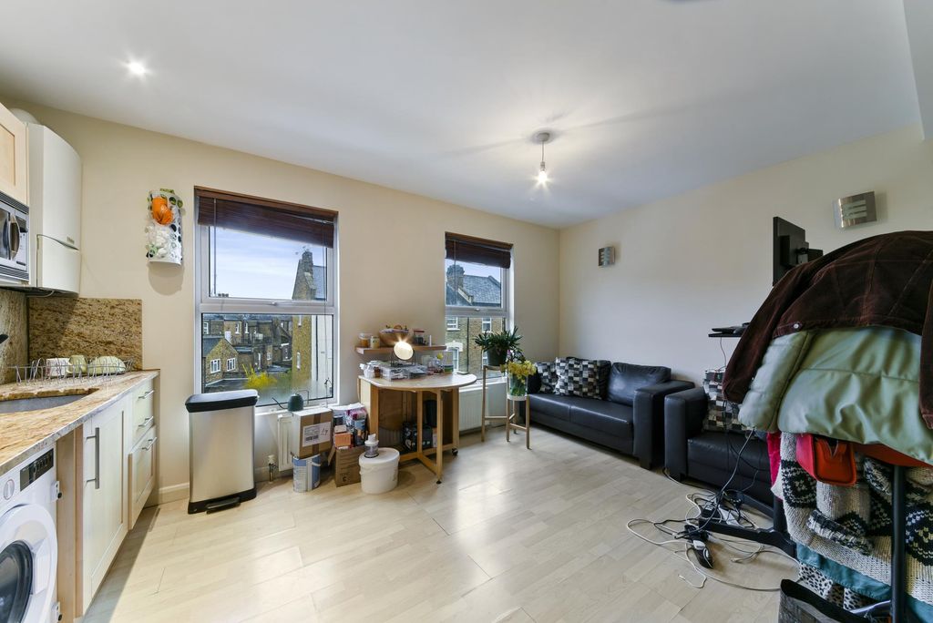Property photo 1 of 5