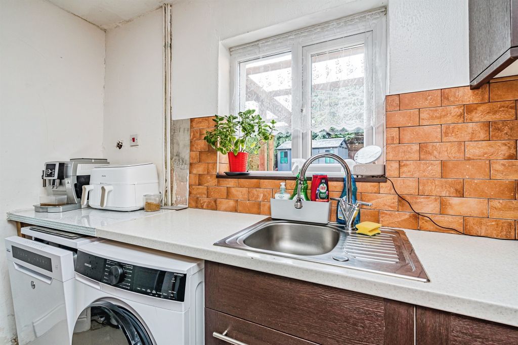 Property photo 3 of 18