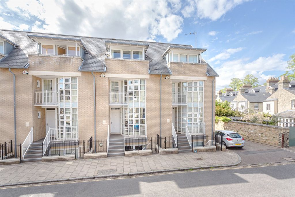 Property photo 1 of 22 Picture No. 01