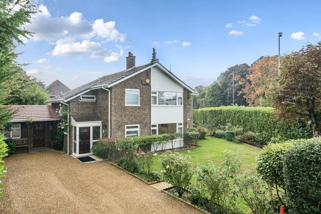 Property photo 1 of 18 External View