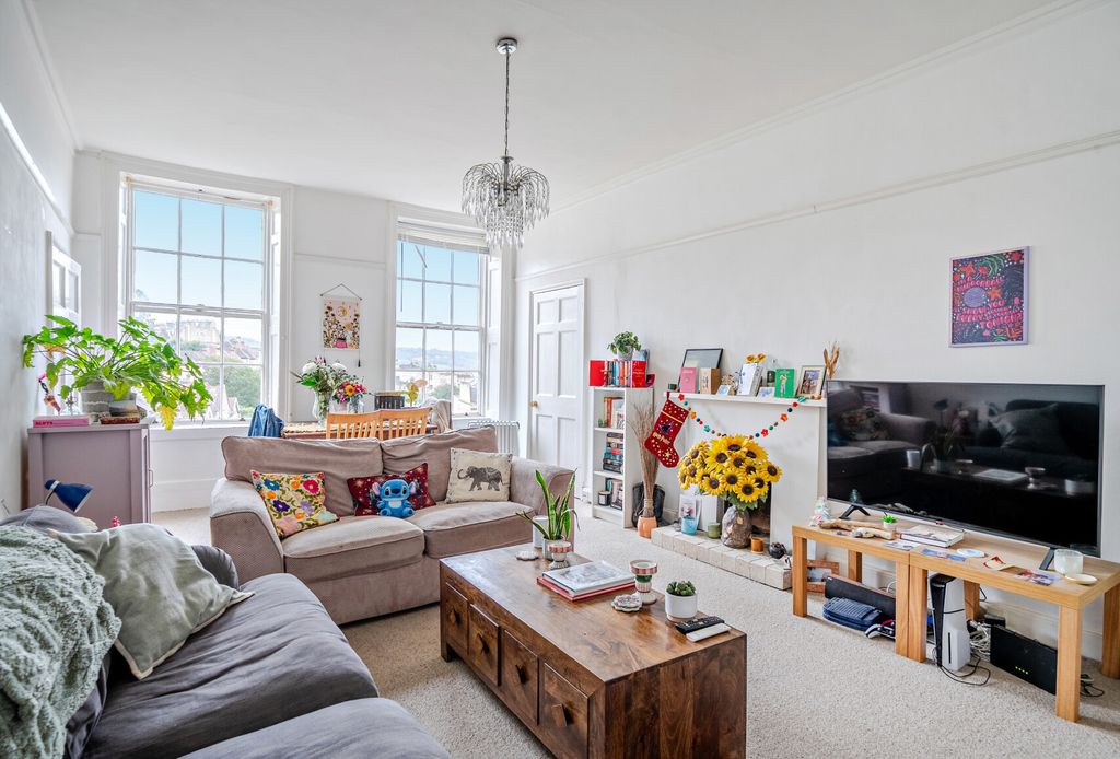 Property photo 2 of 15 1394637-9-6968B92...