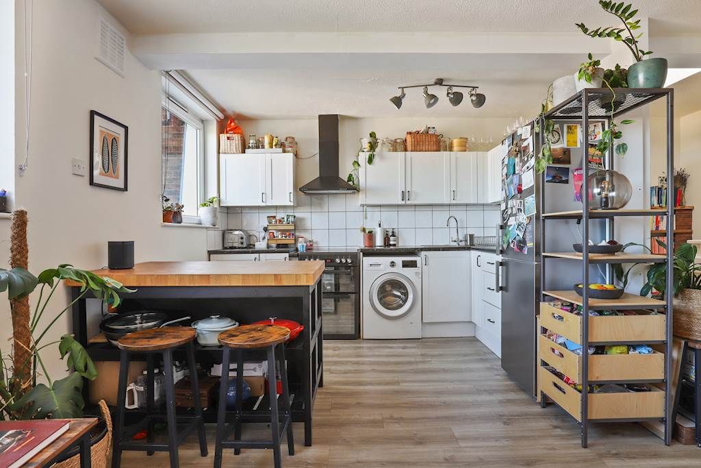 Property photo 3 of 10 10-8862Jhhgll - 5 Rusholme Grove - 14 (1)-Small