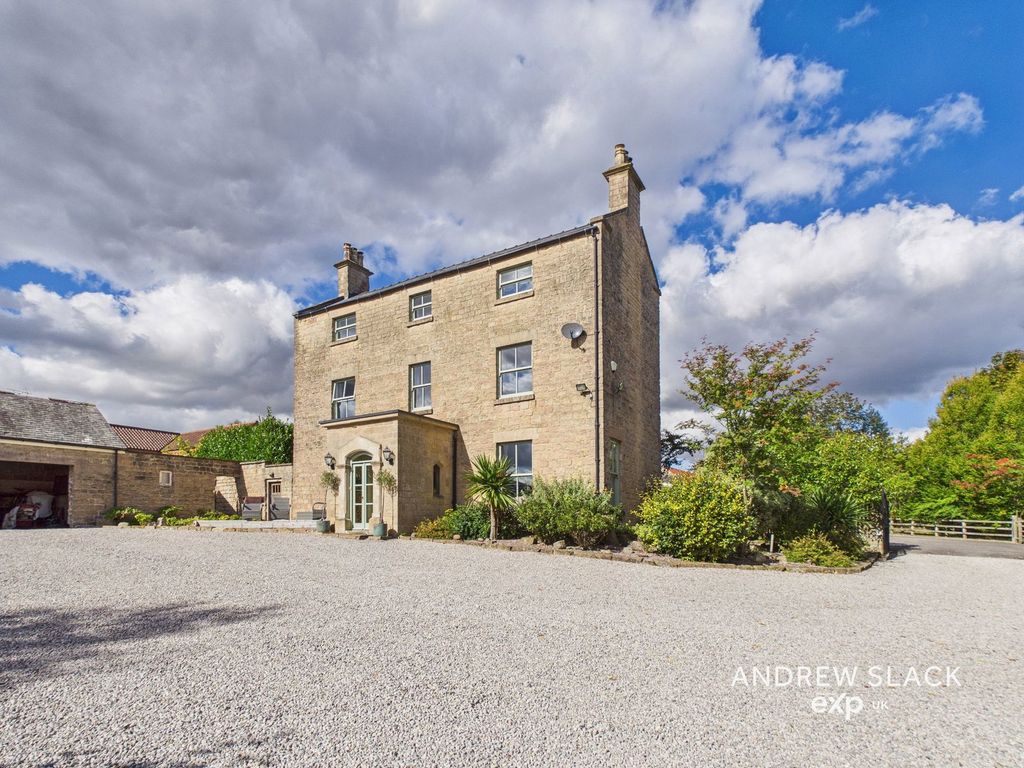 Property photo 1 of 43