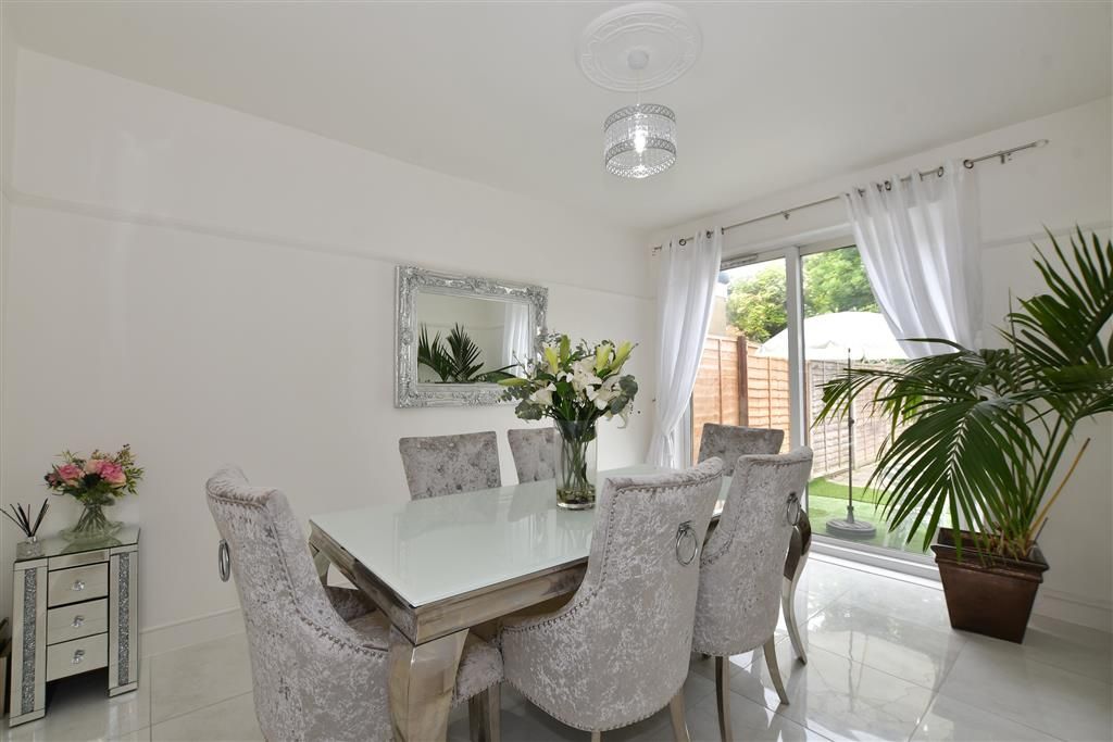Property photo 2 of 13 Dining Room