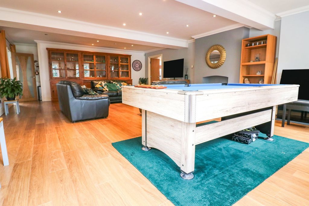 Property photo 3 of 51