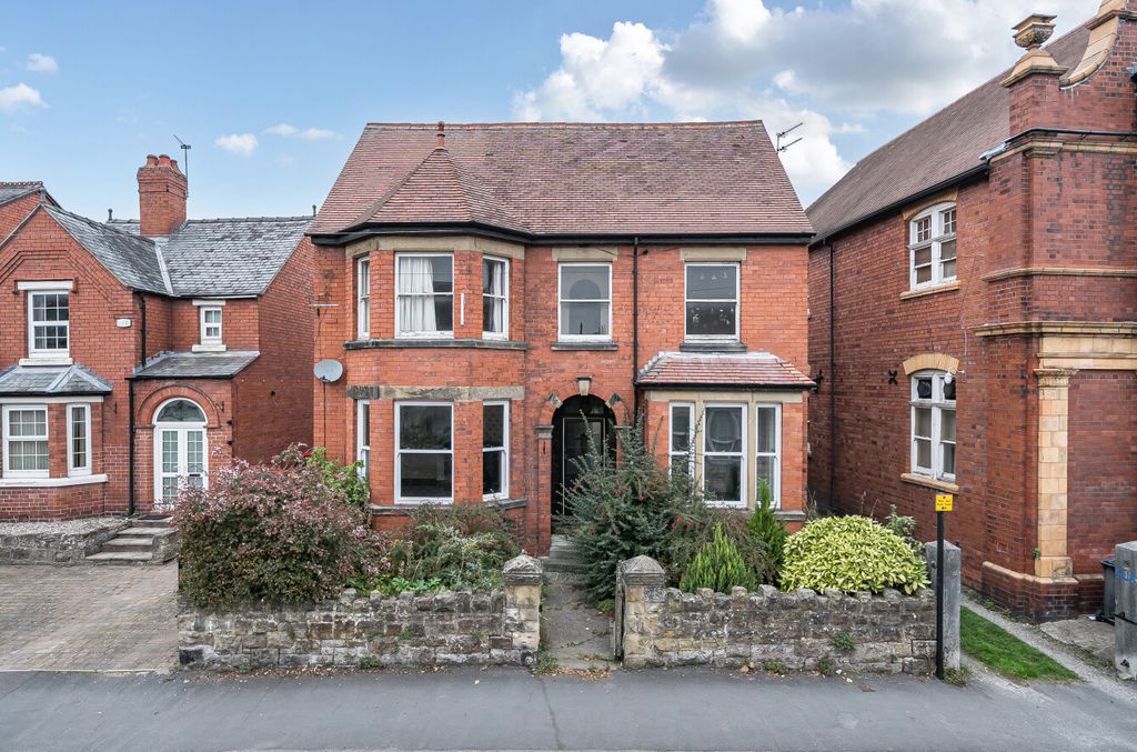 Property photo 2 of 22 1366063-12-68Efcb...