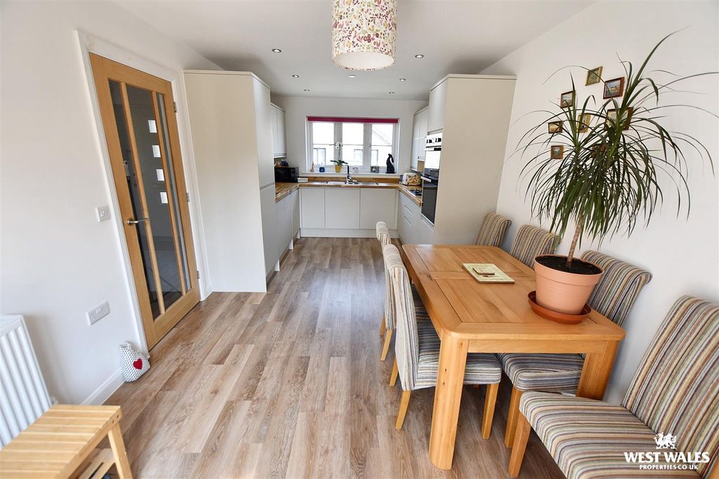 Property photo 3 of 19 5 (80).Jpg