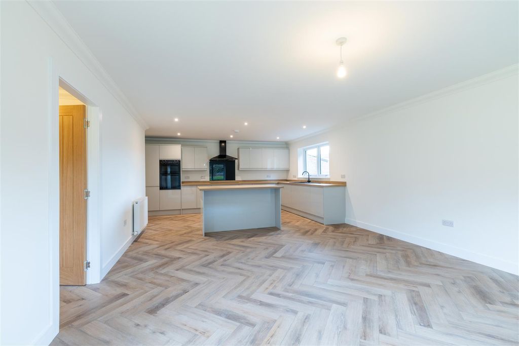 Property photo 2 of 50 10 Kinfauns Holdings Kinfauns - Internals-7.Jpg