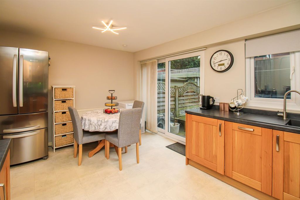 Property photo 3 of 11 Kitchen/Diner