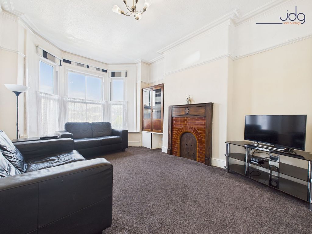 Property photo 2 of 16 Living Room