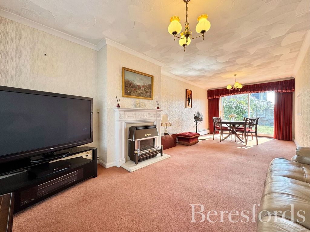 Property photo 2 of 19 Picture 2