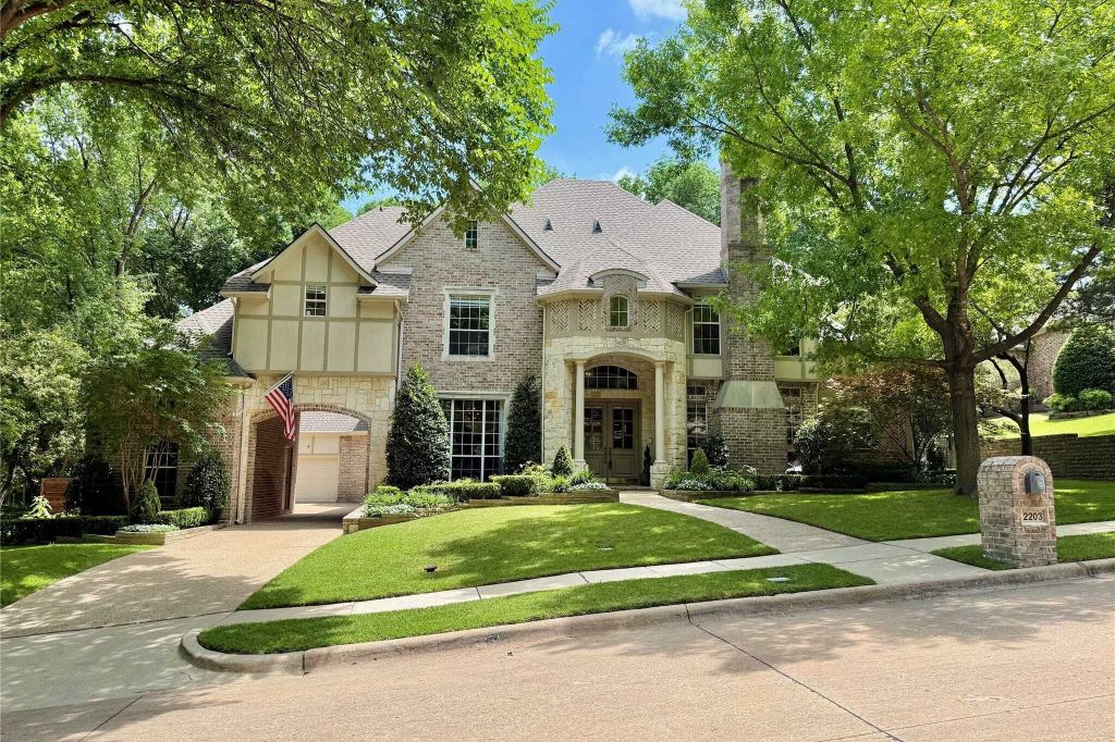 Property photo 1 of 29