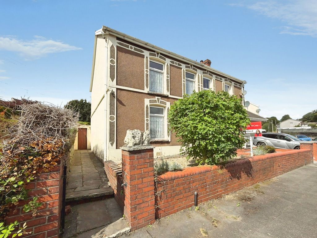 Property photo 1 of 28