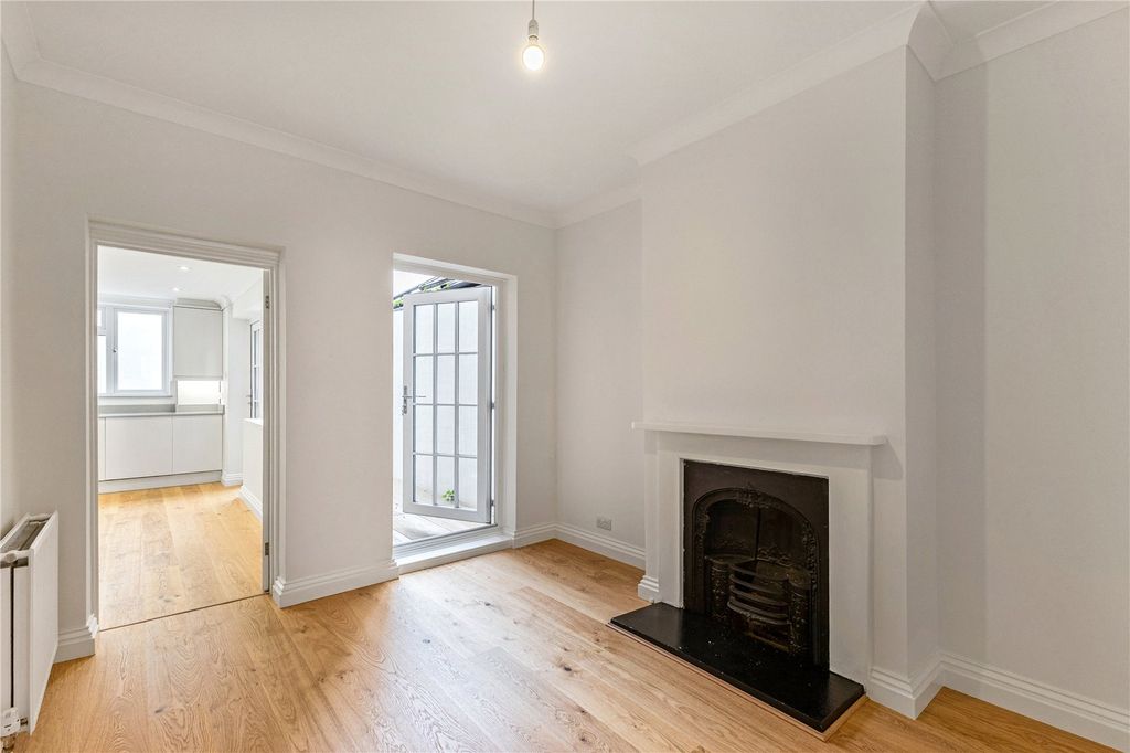 Property photo 3 of 14 Reception