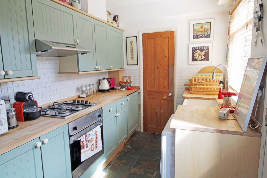 Property photo 2 of 13 Picture No. 11