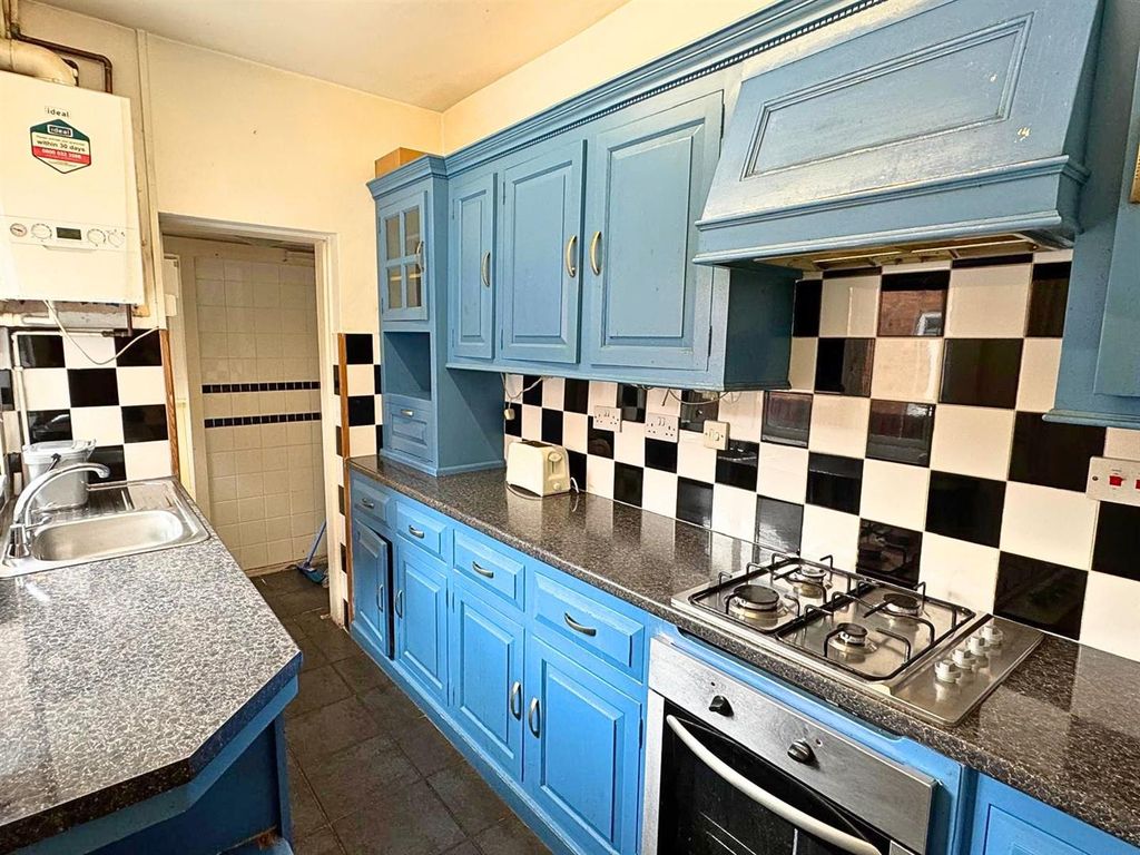 Property photo 2 of 14 Kitchen