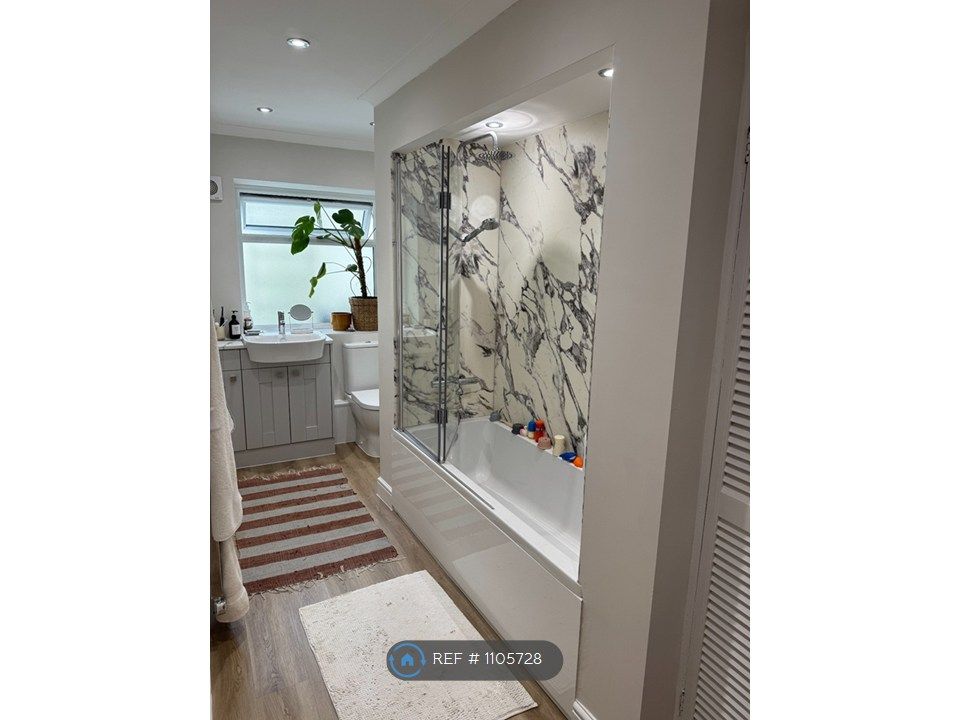 Property photo 3 of 13 Bathroom