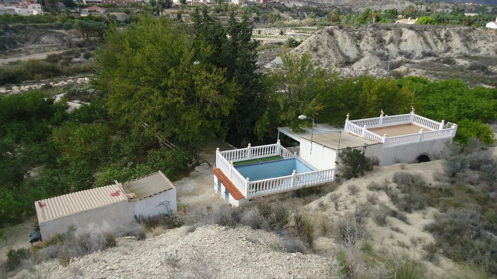 Property photo 1 of 20