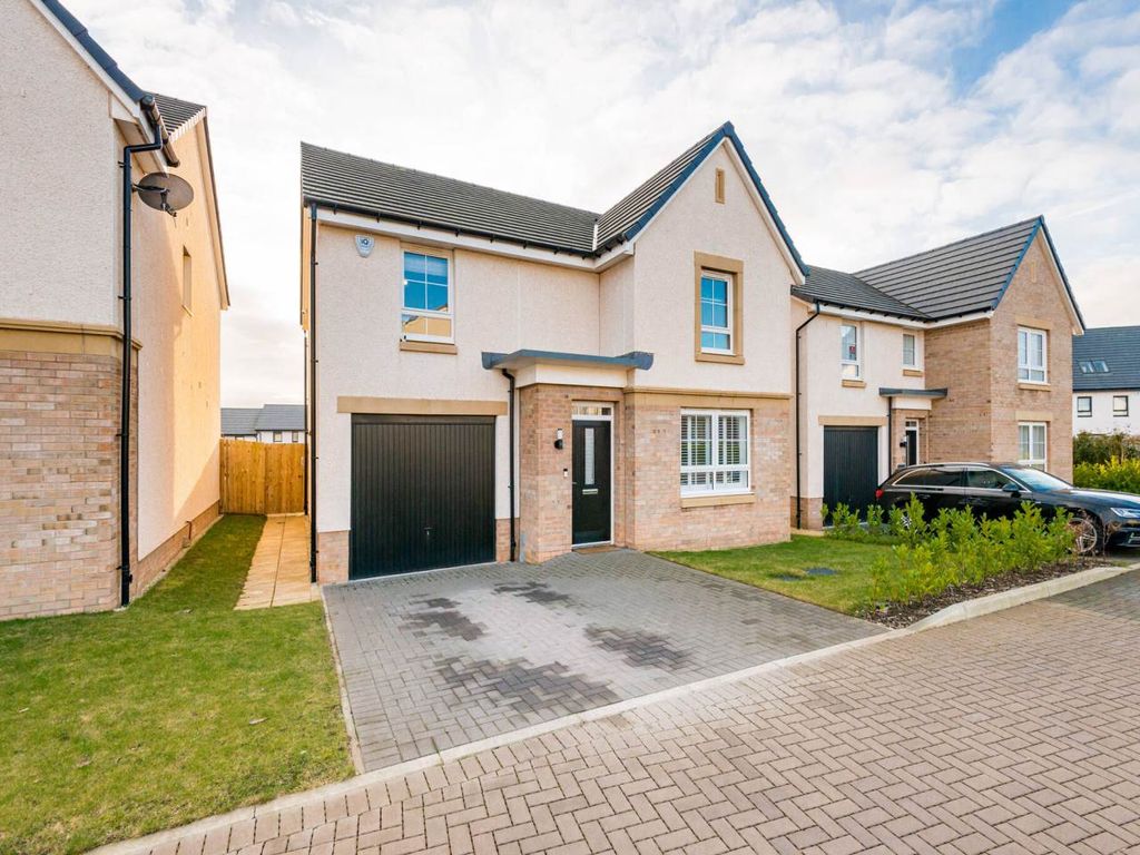 Property photo 1 of 20 72265_19-Macmathgait-001