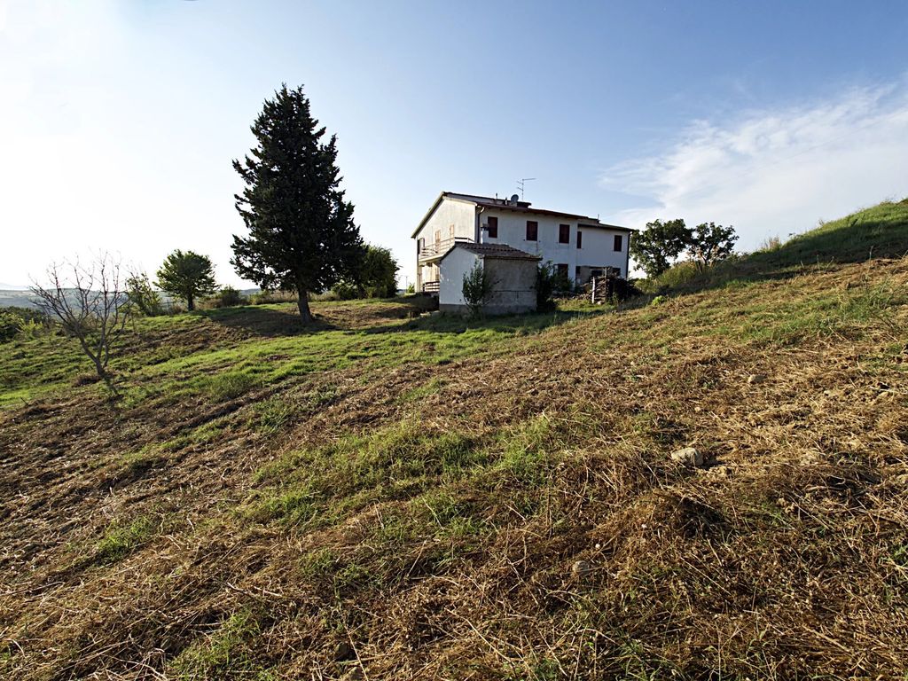 Property photo 2 of 23