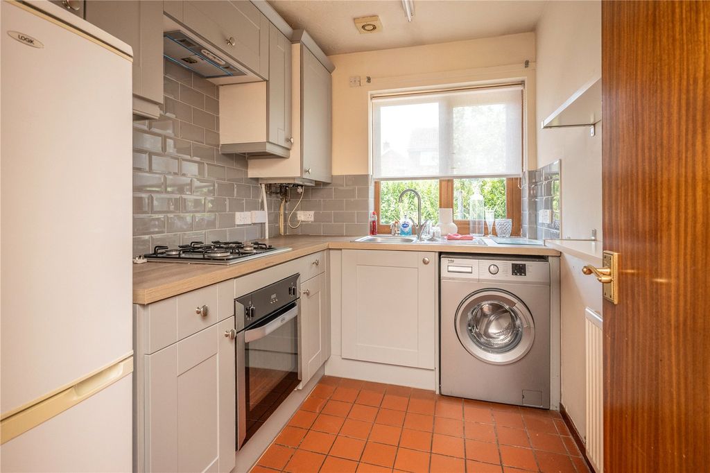 Property photo 2 of 12 Picture No. 02