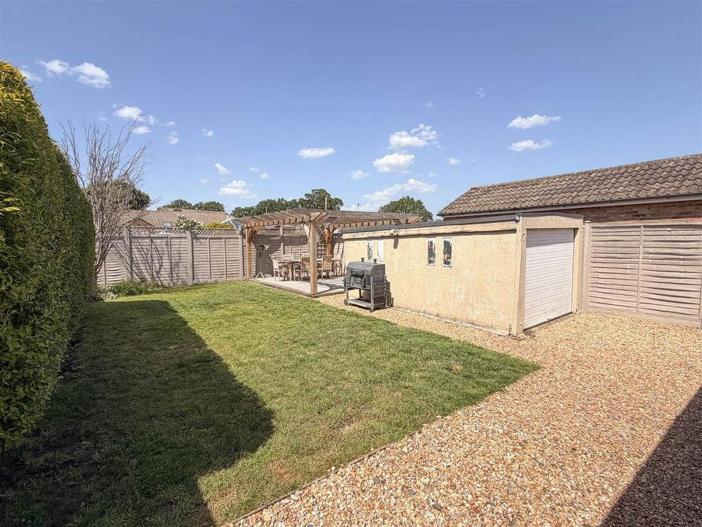 Property photo 2 of 16 Garden