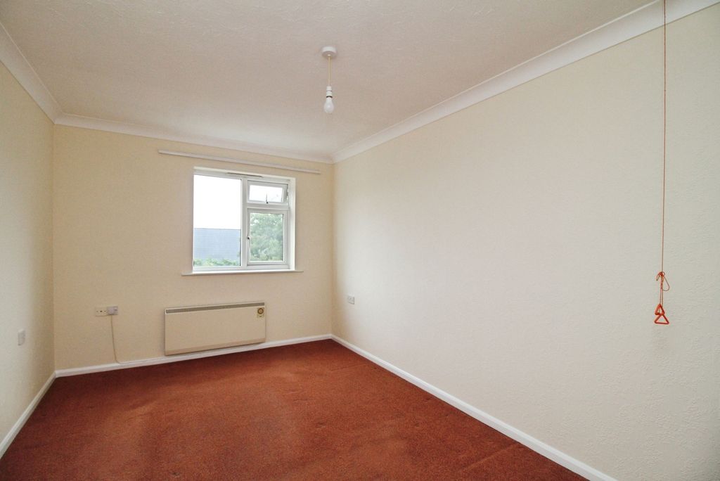 Property photo 3 of 12 Bedroom